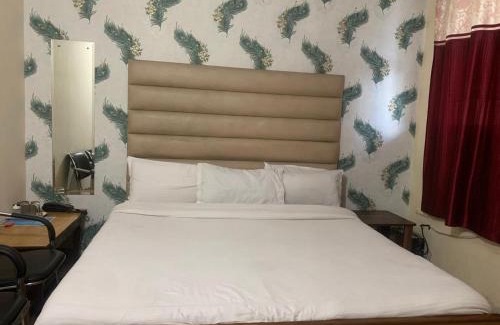 Chandigarh Hotel | HOTEL DHANUA PALACE