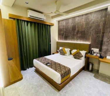 Sakinaka Hotel | HOTEL DOUBLE CROWN Mumbai AIRPORT T2