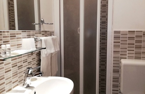 Tricolore Hotel | Hotel Dover