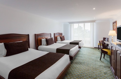 Quinta Paredes Hotel | Hotel Embassy Park