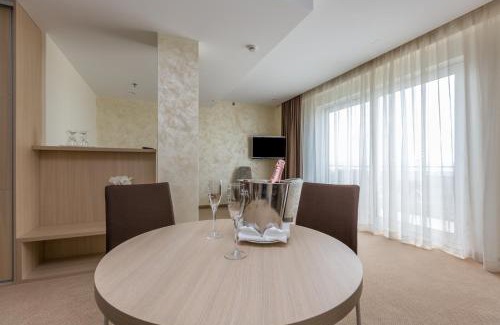 Znjan Hotel | Hotel Fanat