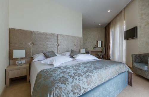 Znjan Hotel | Hotel Fanat