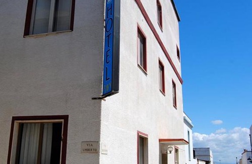 Calasetta Hotel | Hotel Fjby