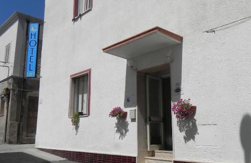 Calasetta Hotel | Hotel Fjby