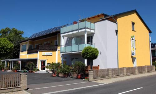 Feldbach Cama Y Desayuno | Hotel & Frühstückspension Raabtal