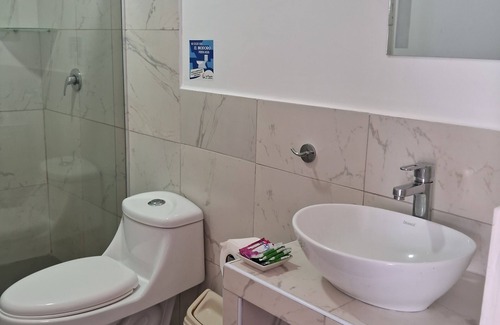 Punta Sal Hotel | Hab12 Hotel Frente al mar ideal para disfrutar del sol y descansar con Wifi y AC