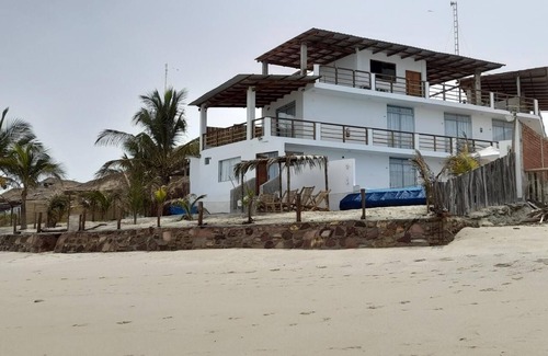 Punta Sal Hotel | Hab12 Hotel Frente al mar ideal para disfrutar del sol y descansar con Wifi y AC