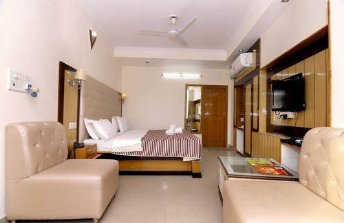 Tapovan Hotel | Hotel Ganesha Inn Ganga View
