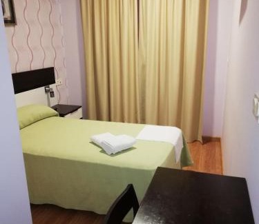Montealegre del Castillo Hotel | Hotel Gardu