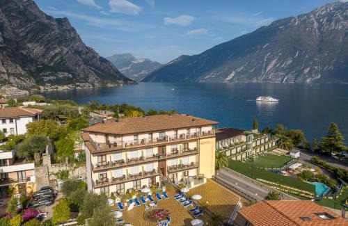 Limone sul Garda Hotel | Hotel Garda Bellevue