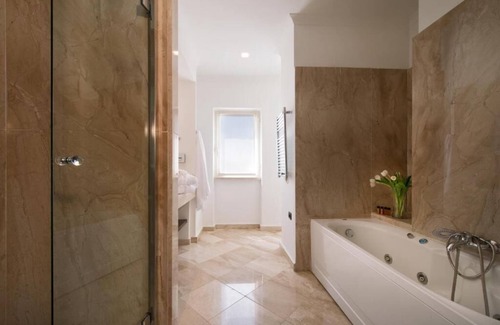 Latina Hotel | HOTEL GARDEN