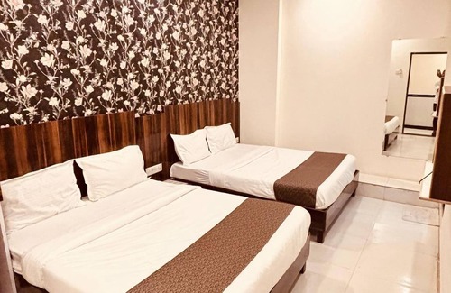Kurla West Hotel | Hotel Garden Palace