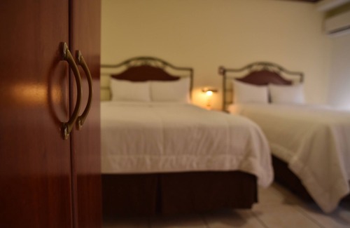 San Salvador Hotel | Hotel Gardenia Inn