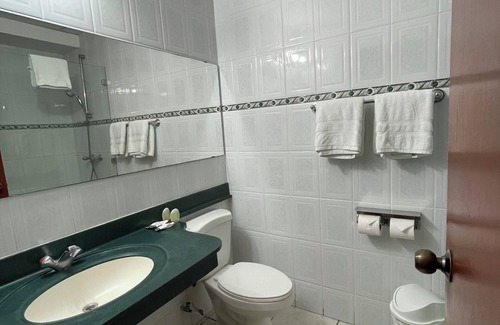 San Salvador Hotel | Hotel Gardenia Inn