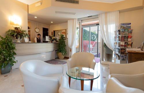 Bardolino Hotel | Hotel GARDENIA & Villa CHARME Adults Friendly 4Star service