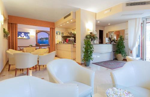 Bardolino Hotel | Hotel GARDENIA & Villa CHARME Adults Friendly 4Star service