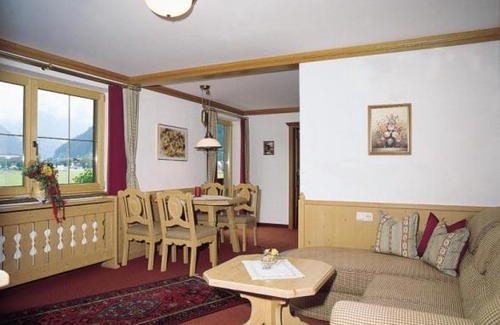 Mayrhofen Casa | Hotel-Garni Almhof