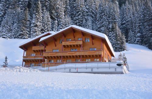 Damuels Hotel | Hotel Garni Alpina