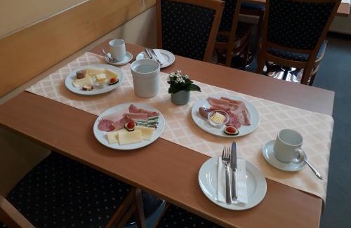 Neustadt bei Coburg Hotel | Hotel Garni am Markt - Businesshotel - Frühstücksbuffet - Fahrradabstellplatz - Hunde willkommen