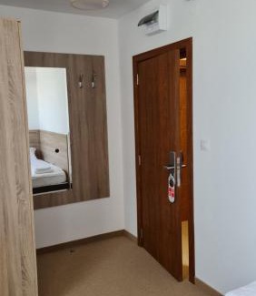 Studentski Grad Hotel | Hotel Geppy