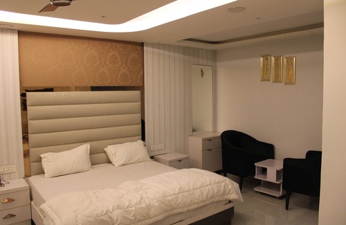 Kanpur Hotel | Hotel Gold Stone