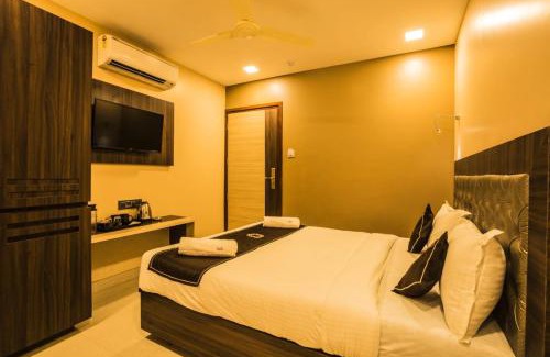 Vile Parle Casa | Hotel Golden Crown