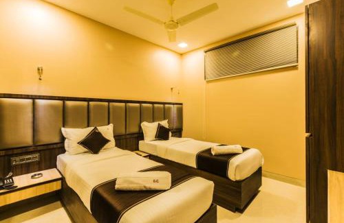 Vile Parle Casa | Hotel Golden Crown