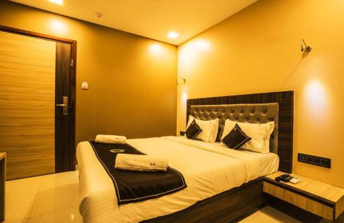 Vile Parle Casa | Hotel Golden Crown