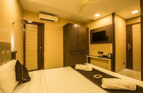 Vile Parle Casa | Hotel Golden Crown