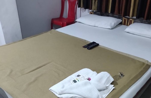 Palanpur Hotel | Hotel Golden & Guest House