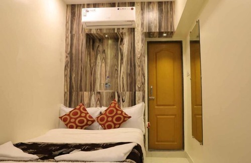 Jogeshwari West Hotel | Hotel Golden Inn