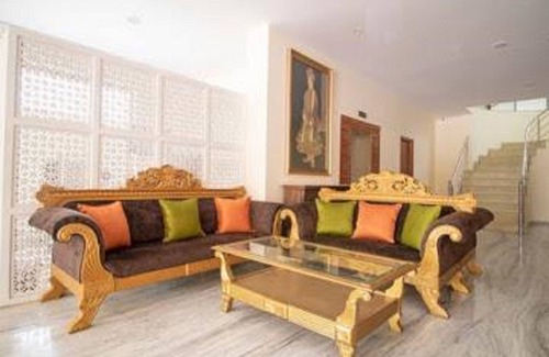 Amer Fort Road Hotel | Hotel Golden Ram Vilas
