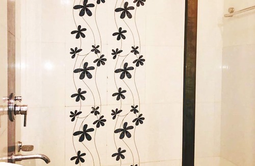 Amer Fort Road Hotel | Hotel Golden Ram Vilas