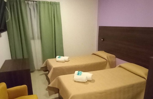 Villa Carlos Paz Hotel | HOTEL GOLEN ROSS