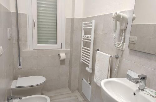 Fogliano Marina Hotel | Hotel Gran San Bernardo - RICCIONE - FRONTE MARE CON CUCINA