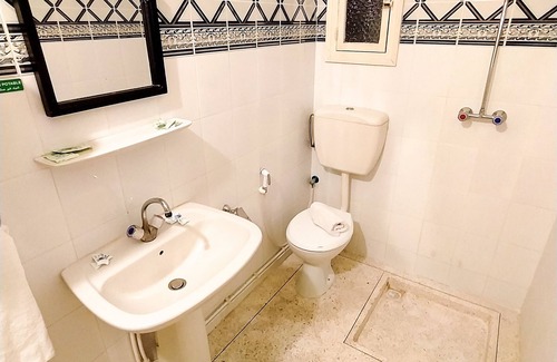 Tlemcen Cama Y Desayuno | Hotel Grand Bassin