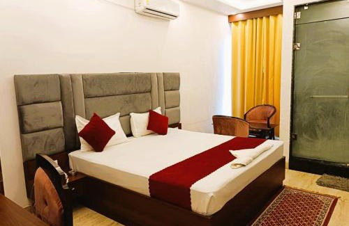 Siwan Complejo | Hotel Grand Mau-Rya And Restaurant In Siwan