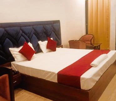Siwan Complejo | Hotel Grand Mau-Rya And Restaurant In Siwan