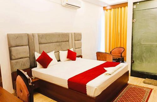 Siwan Complejo | Hotel Grand Mau-Rya And Restaurant In Siwan