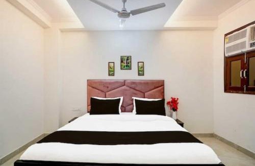 Sainik Farm Hotel | Hotel Grand Stay - Near Saket Metro