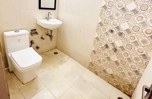 Sector 3 Hotel | Hotel Green Arrow Rohini