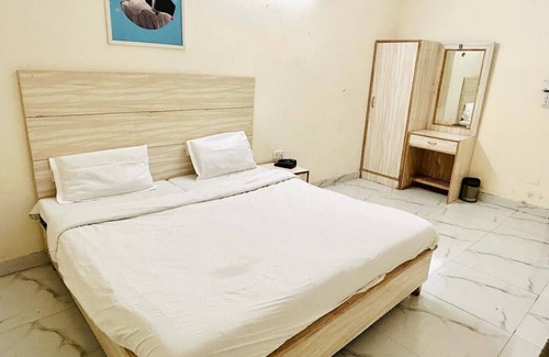 Sector 3 Hotel | Hotel Green Arrow Rohini