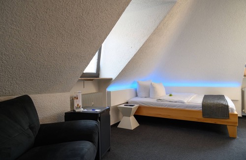 Kaiserslautern Hotel | Hotel H.E.Y.M.A.N.N.