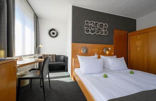 Kaiserslautern Hotel | Hotel H.E.Y.M.A.N.N.