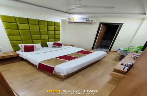 Maninagar Hotel | Hotel Happy Stay