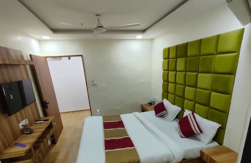 Maninagar Hotel | Hotel Happy Stay