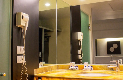 Benito Juárez Hotel | Hotel Harare