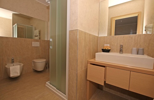 Lezzeno Hotel | Hotel Helvetia