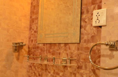 Sauraha Hotel | Hotel Hermitage