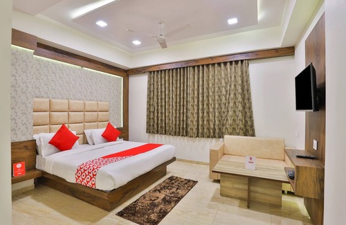 Ahmedabad Hotel | Hotel Hill Park by Sky Stays